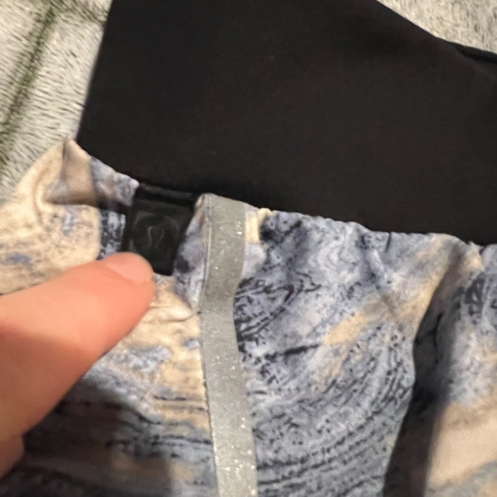 Lululemon Diffract Run Short Lava Print Blue Deni… - image 6